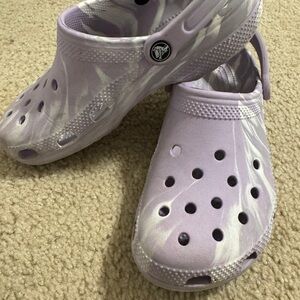 CROCS Lavender and Cream Swirl Clogs